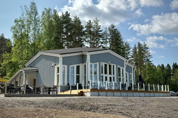 1AD94A57-422B-47D6-906B-110319869C4D